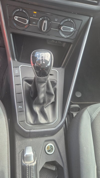 Volkswagen Polo 1.0 tsi Life 95cv (9)