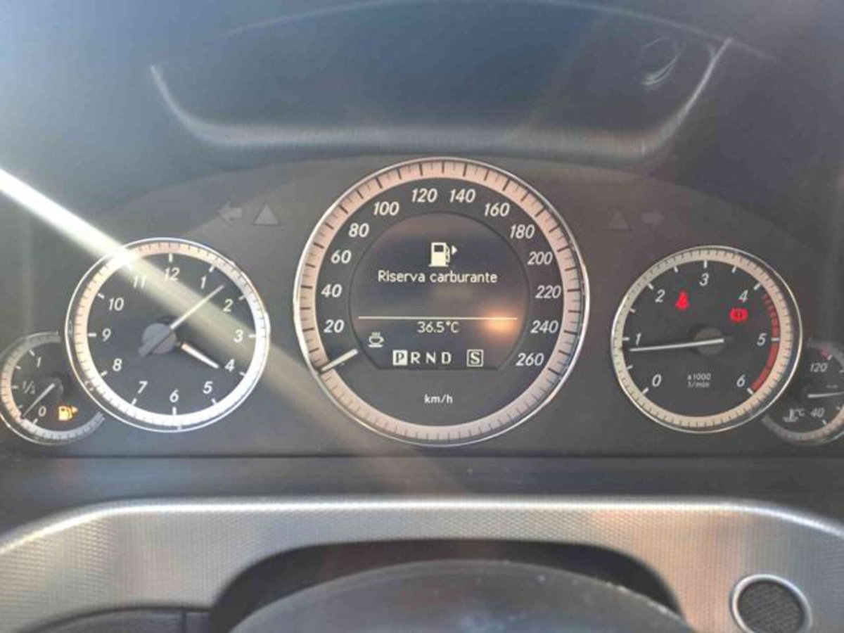 Mercedes-Benz Classe E Station Wagon 250 CDI BlueEFFICIENCY Avantgarde (4)