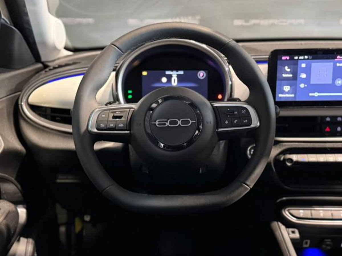 Fiat 600 1.2 hybrid Pop 145cv auto (11)