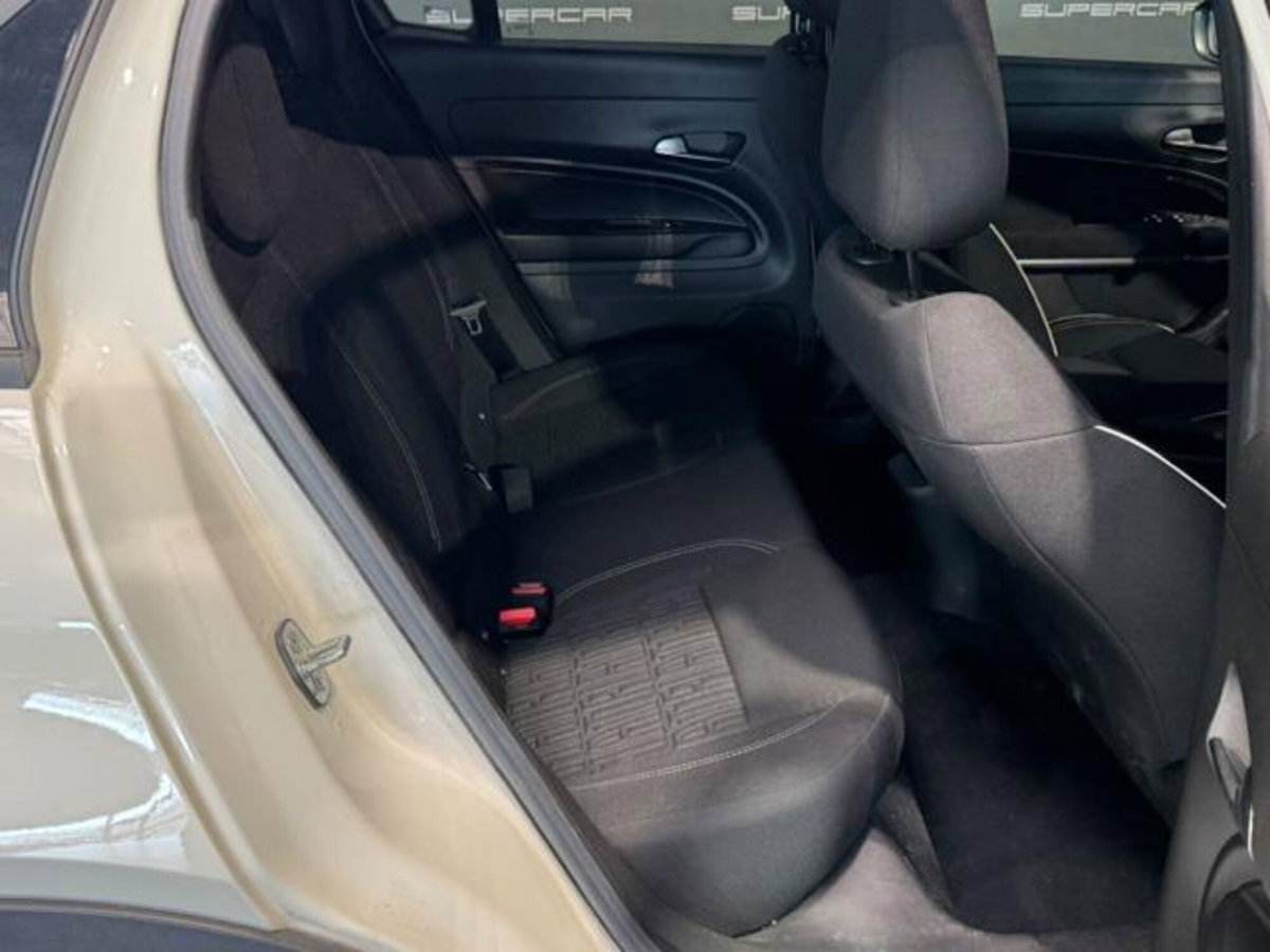 Fiat 600 1.2 hybrid Pop 145cv auto (13)