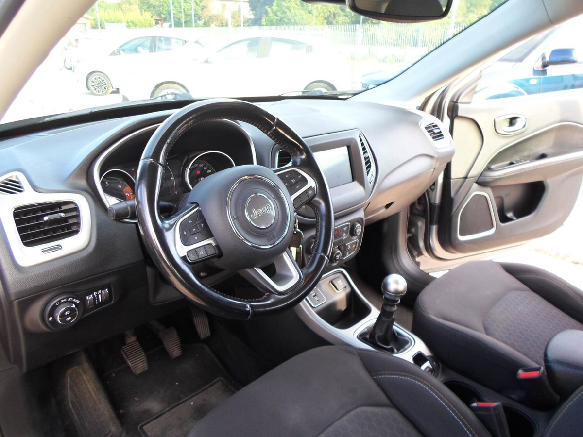 Jeep Compass 1.6 Multijet II 2WD Limited (14)