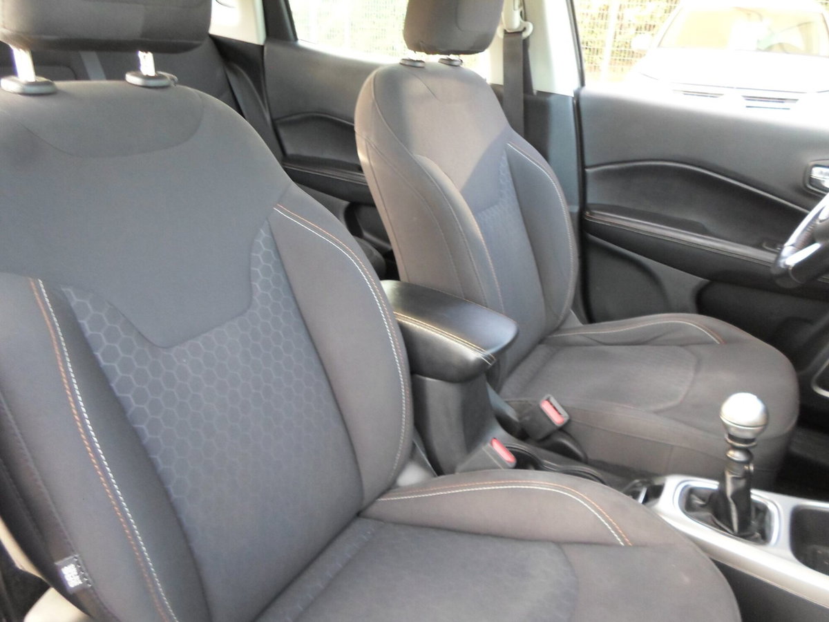 Jeep Compass 1.6 Multijet II 2WD Limited (16)