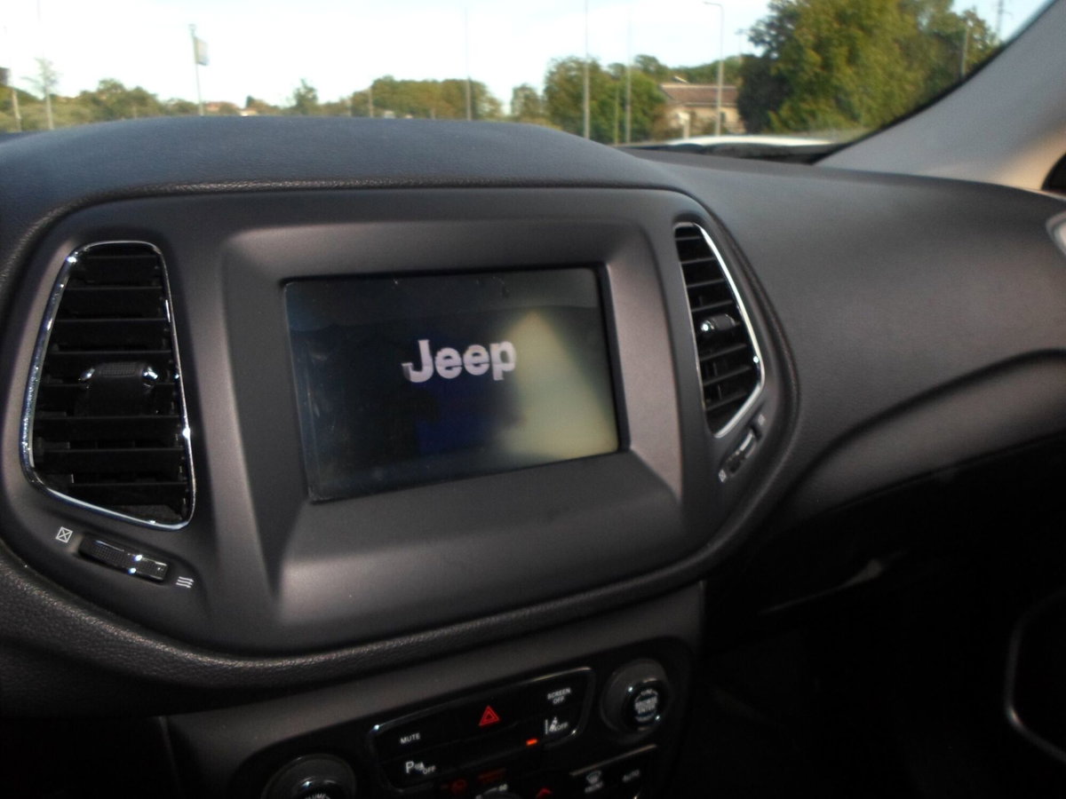 Jeep Compass 1.6 Multijet II 2WD Limited (18)