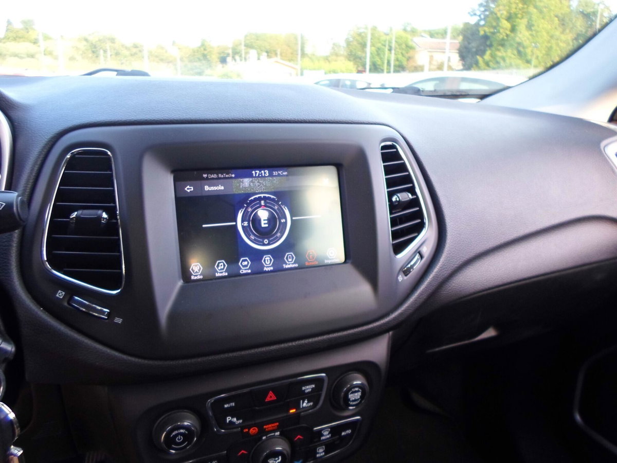 Jeep Compass 1.6 Multijet II 2WD Limited (19)