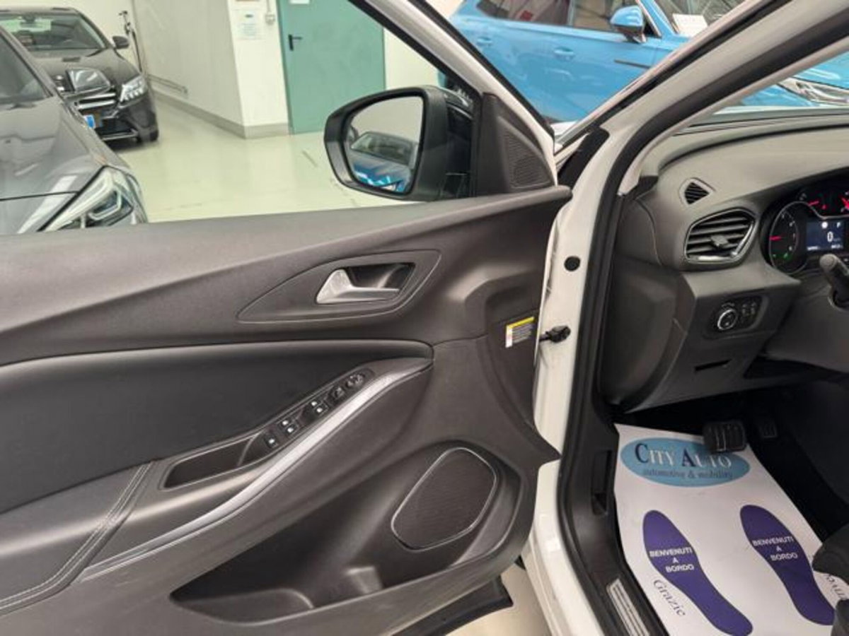 Opel Grandland X 2.0 diesel Ecotec Start&Stop aut. Ultimate (8)