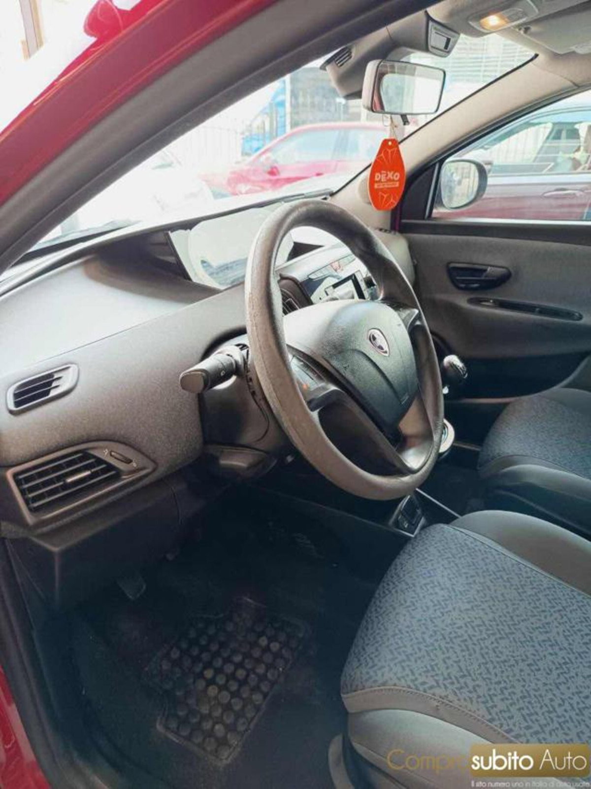 Lancia Ypsilon 1.0 FireFly 5 porte S&S Hybrid Ecochic Gold (10)