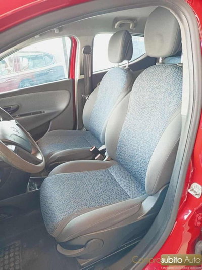 Lancia Ypsilon 1.0 FireFly 5 porte S&S Hybrid Ecochic Gold (11)