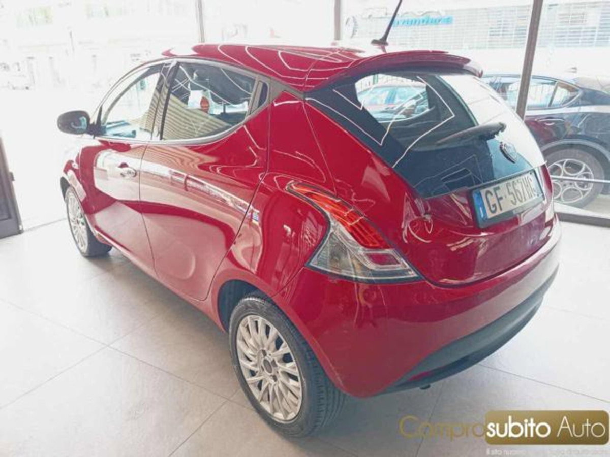 Lancia Ypsilon 1.0 FireFly 5 porte S&S Hybrid Ecochic Gold (7)