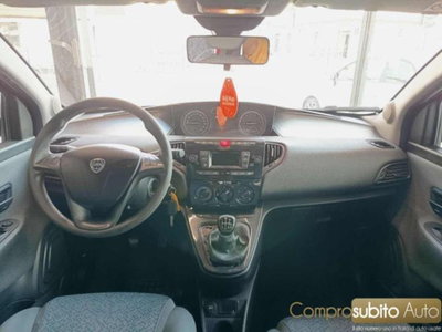 Lancia Ypsilon 1.0 FireFly 5 porte S&S Hybrid Ecochic Gold (9)