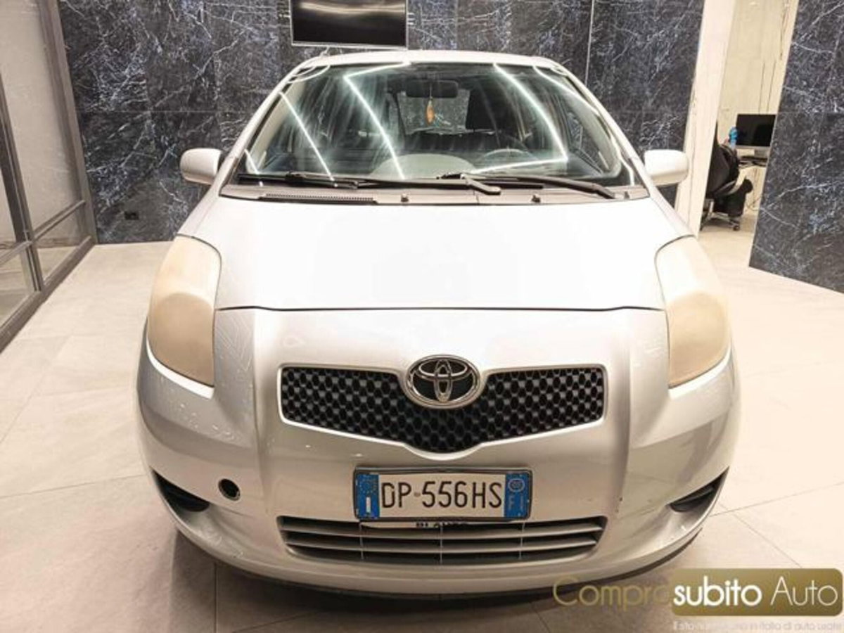 Toyota Yaris 1.0 5 porte