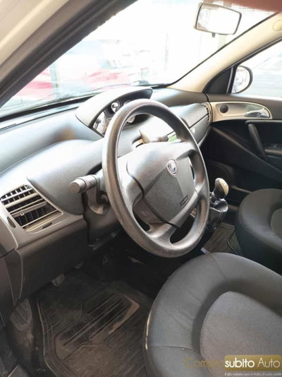 Lancia Ypsilon 1.2 69 CV Diva (13)