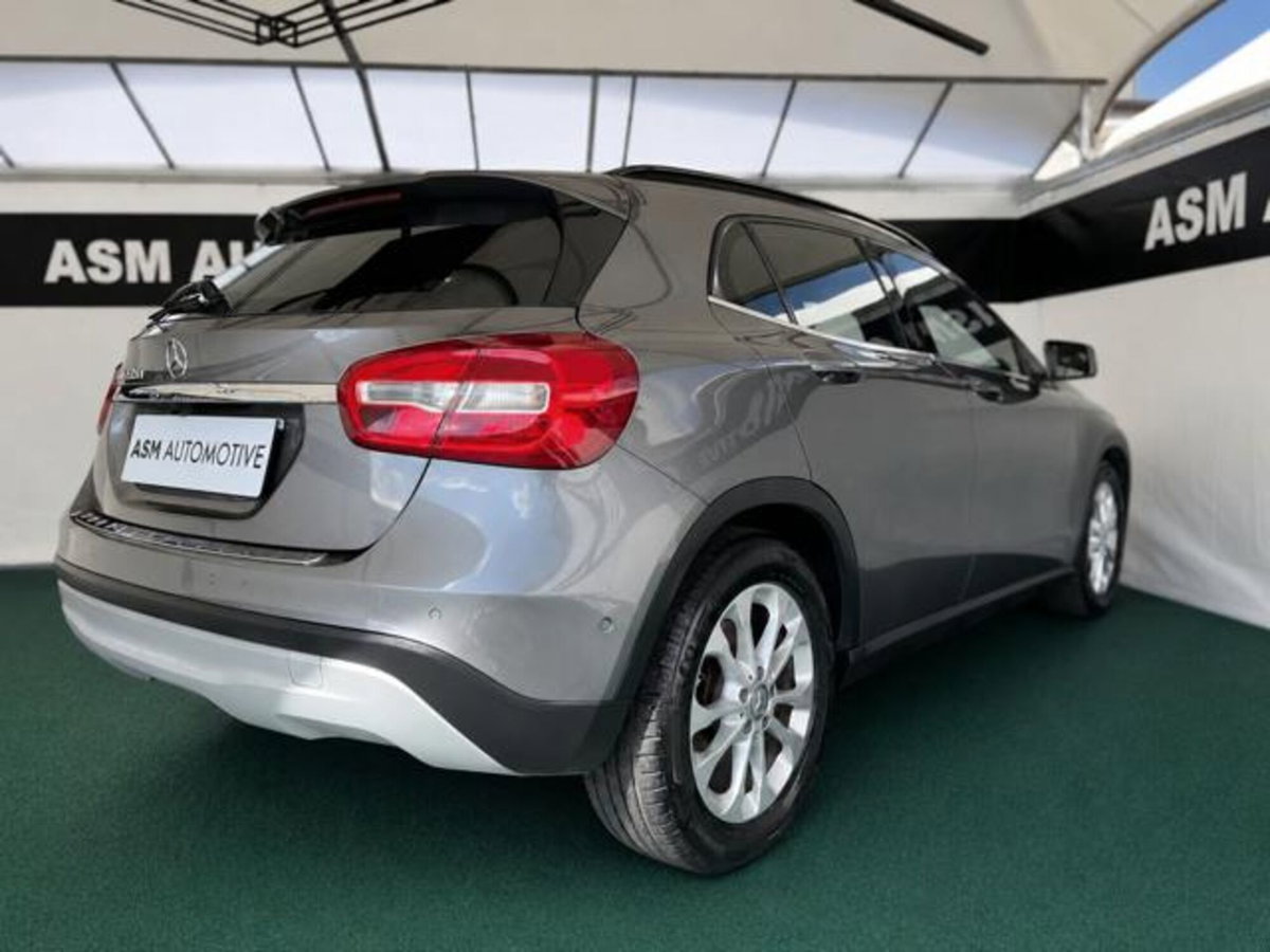 Mercedes-Benz GLA SUV 220 d Automatic 4Matic Business (6)