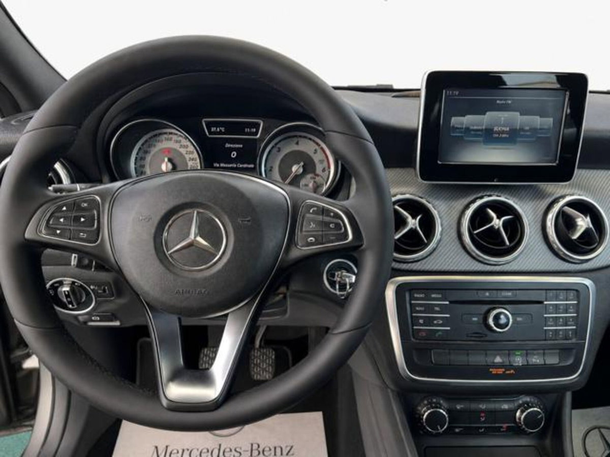 Mercedes-Benz GLA SUV 220 d Automatic 4Matic Business (7)
