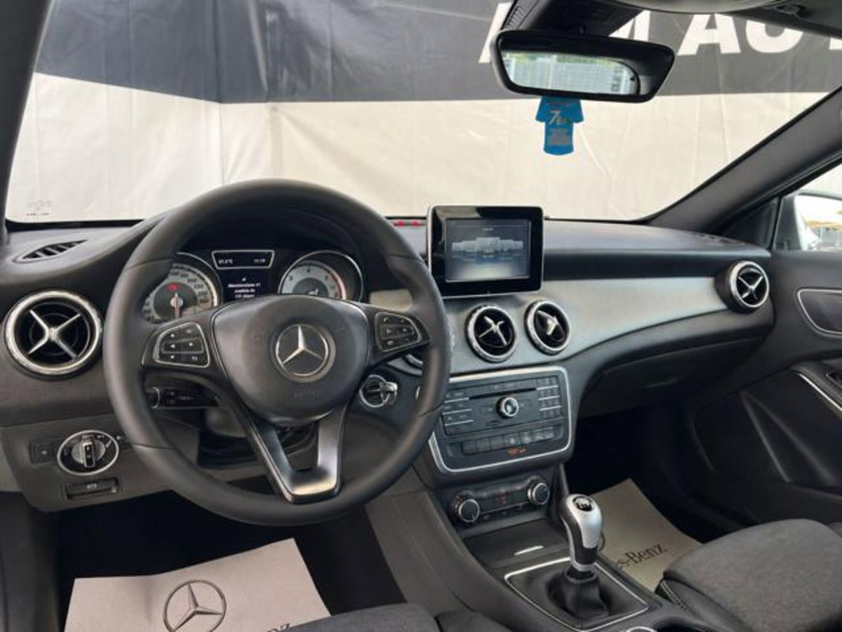Mercedes-Benz GLA SUV 220 d Automatic 4Matic Business (8)