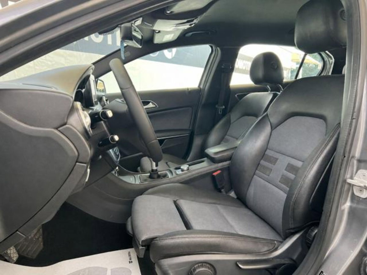 Mercedes-Benz GLA SUV 220 d Automatic 4Matic Business (9)
