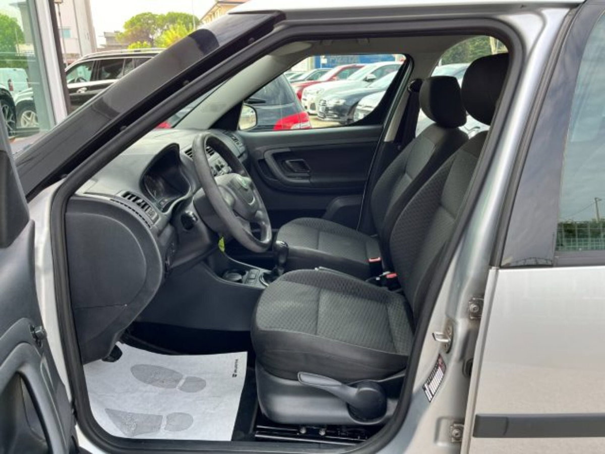 Skoda Roomster TSI 86CV Style (5)
