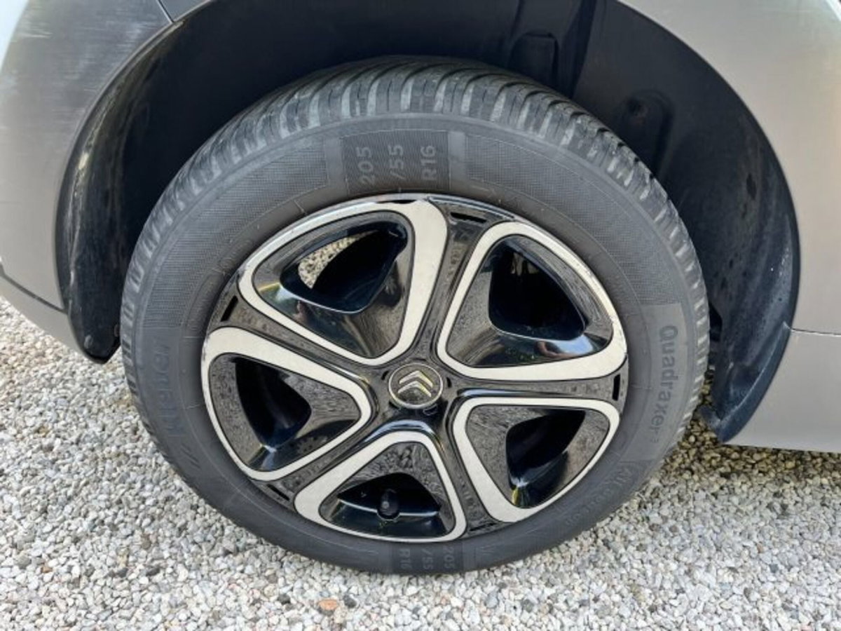 Citroen C3 PureTech 82 GPL Shine (11)