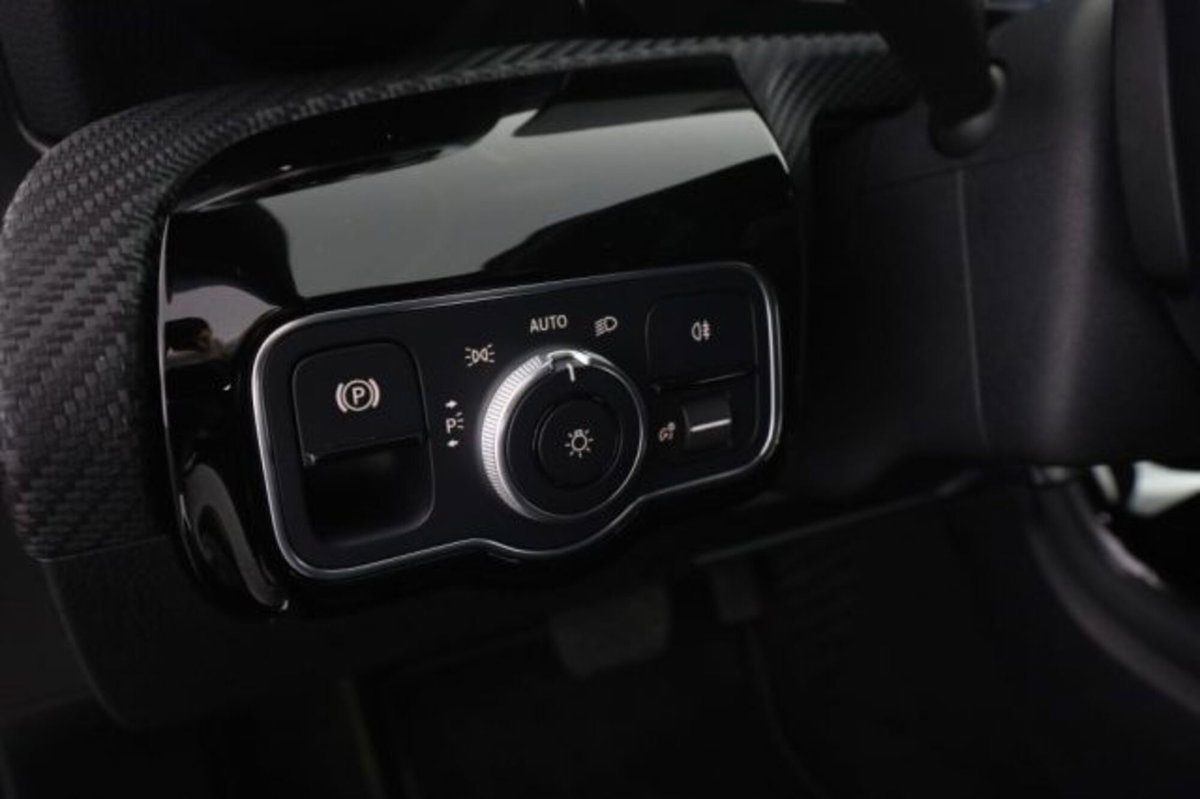 Mercedes-Benz Classe A 180 d Business Extra auto (16)