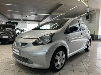 Toyota Aygo 1.0 12V VVT-i 5 porte Sol (2)