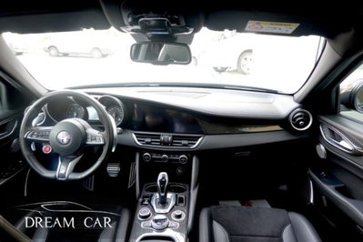 Alfa Romeo Giulia 2.9 T V6 AT8 Quadrifoglio (10)