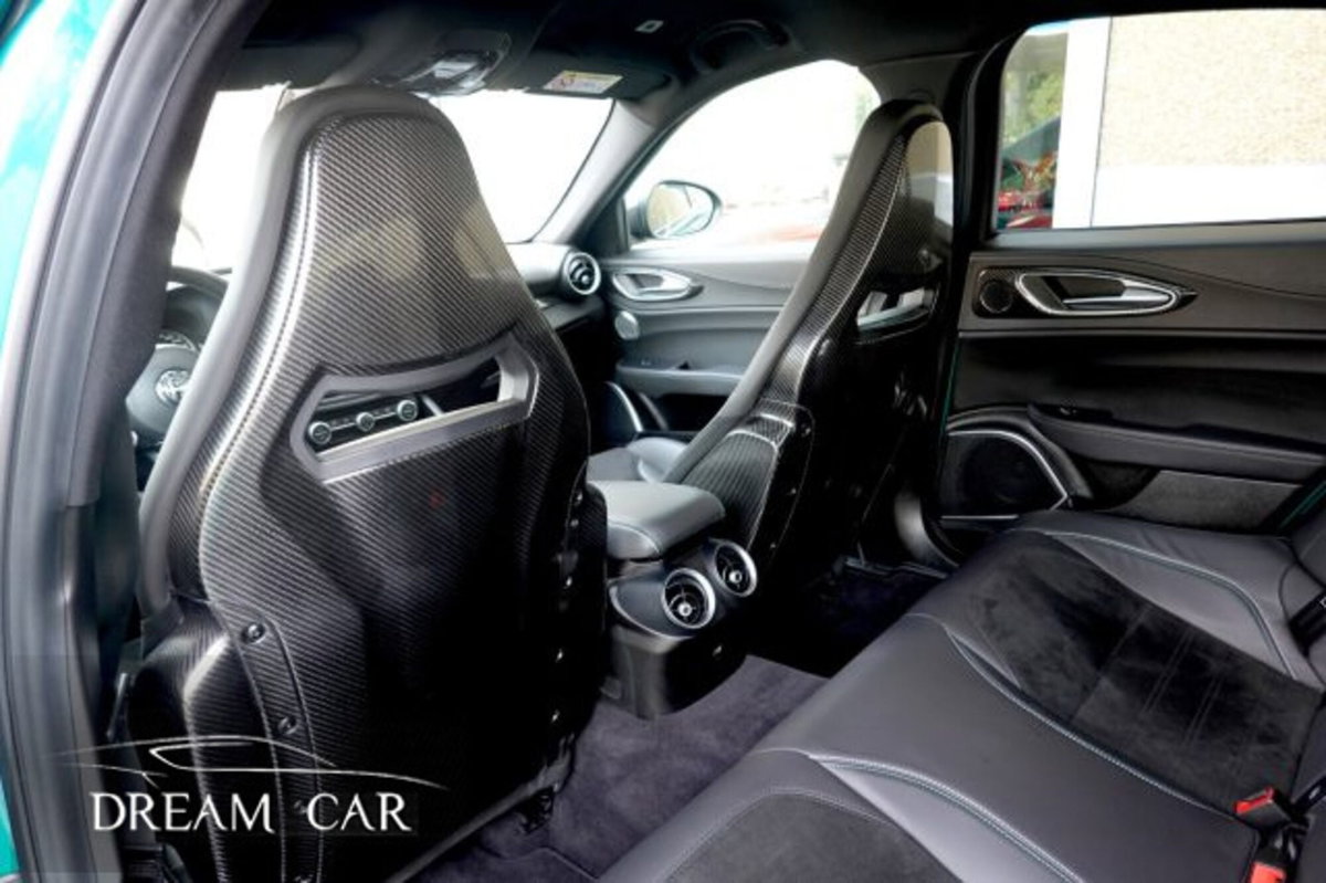 Alfa Romeo Giulia 2.9 T V6 AT8 Quadrifoglio (12)
