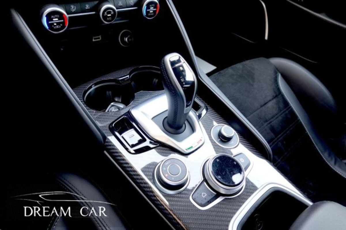 Alfa Romeo Giulia 2.9 T V6 AT8 Quadrifoglio (14)