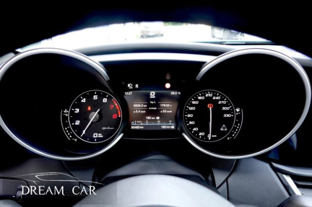 Alfa Romeo Giulia 2.9 T V6 AT8 Quadrifoglio (19)
