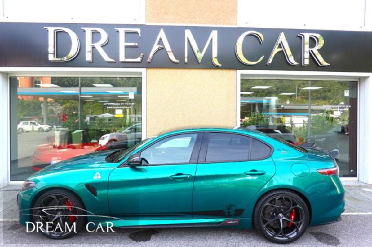 Alfa Romeo Giulia 2.9 T V6 AT8 Quadrifoglio (2)