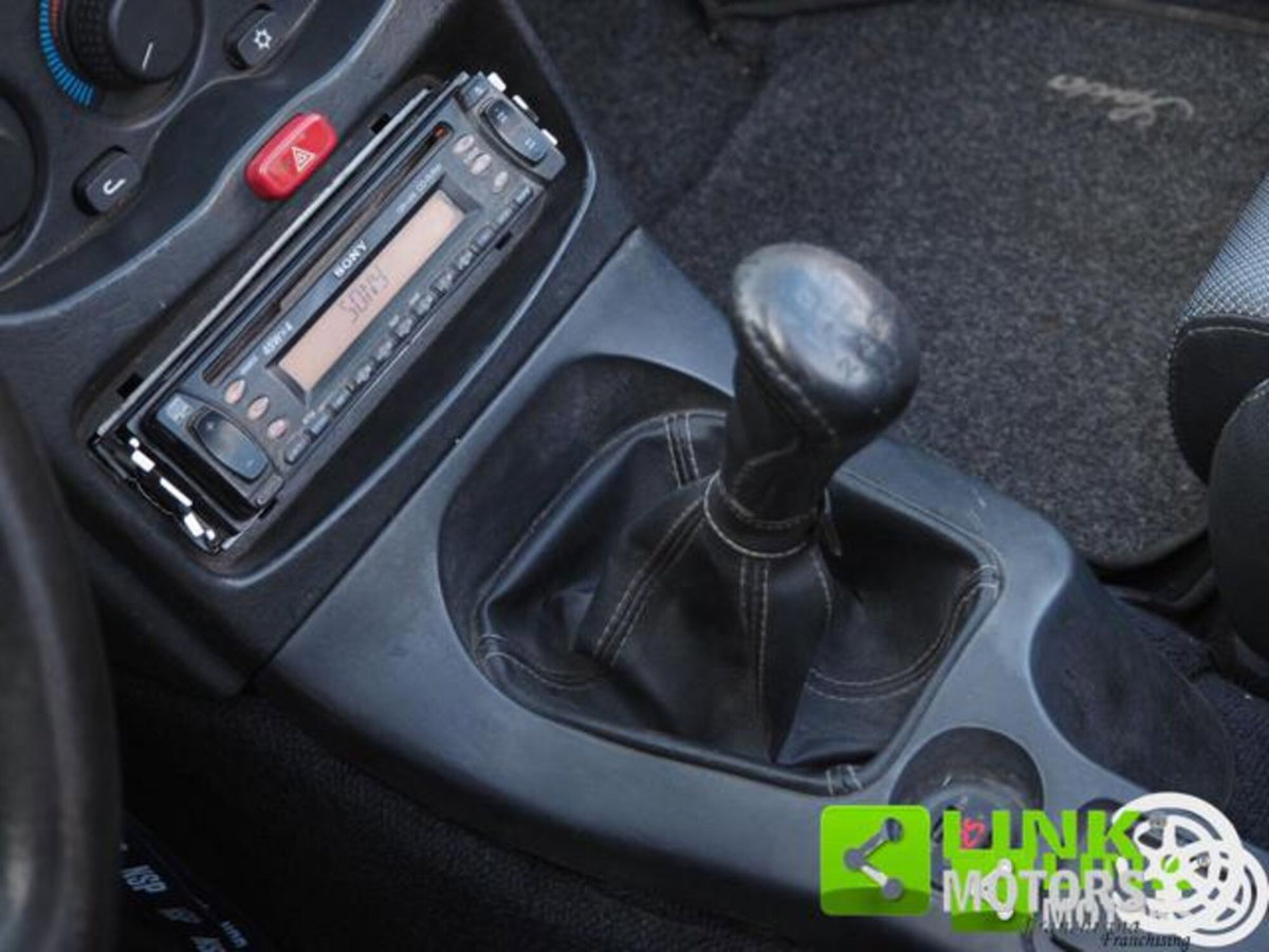 Alfa Romeo Spider 2.0i 16V Twin Spark cat (15)
