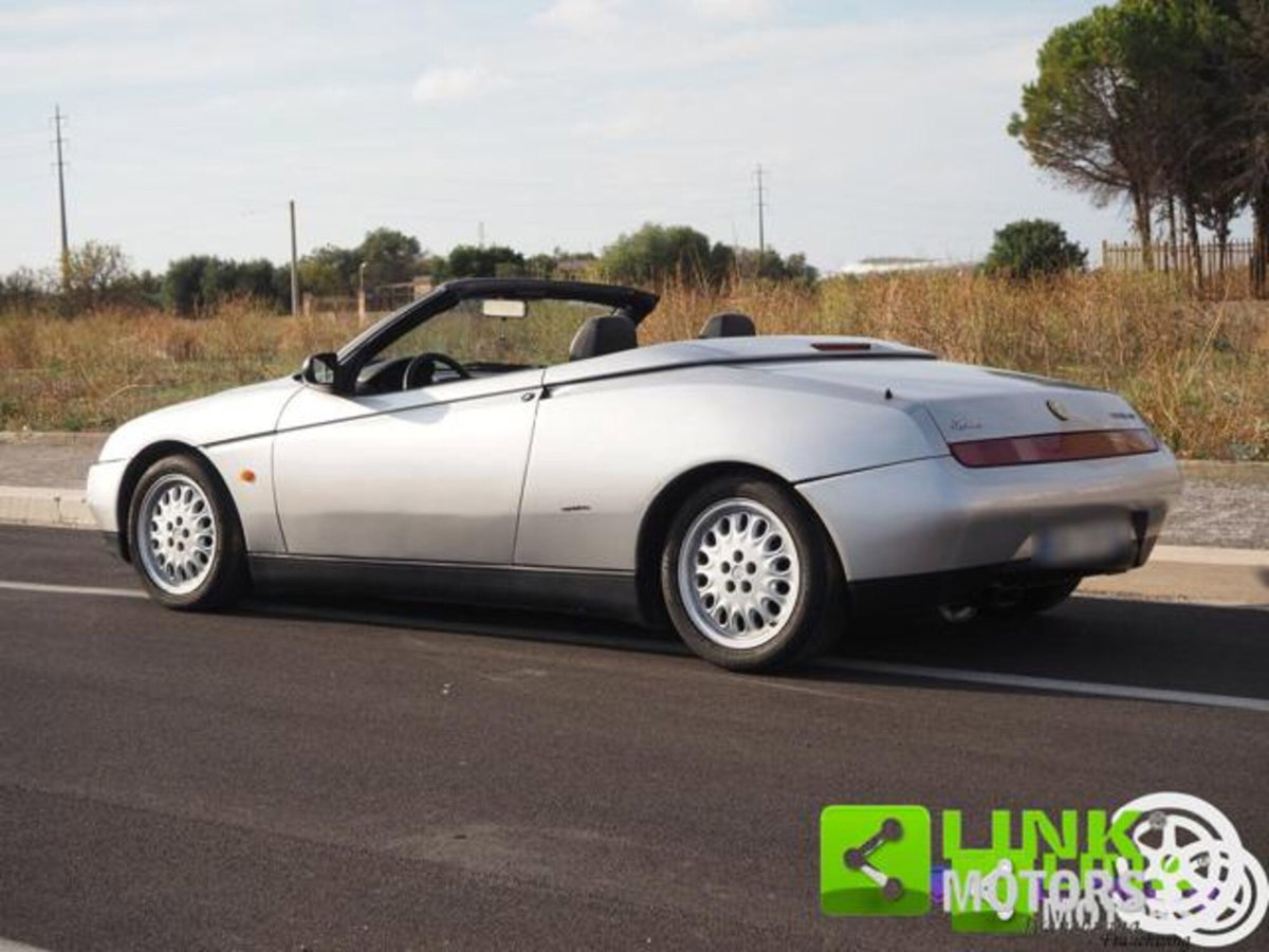 Alfa Romeo Spider 2.0i 16V Twin Spark cat (18)