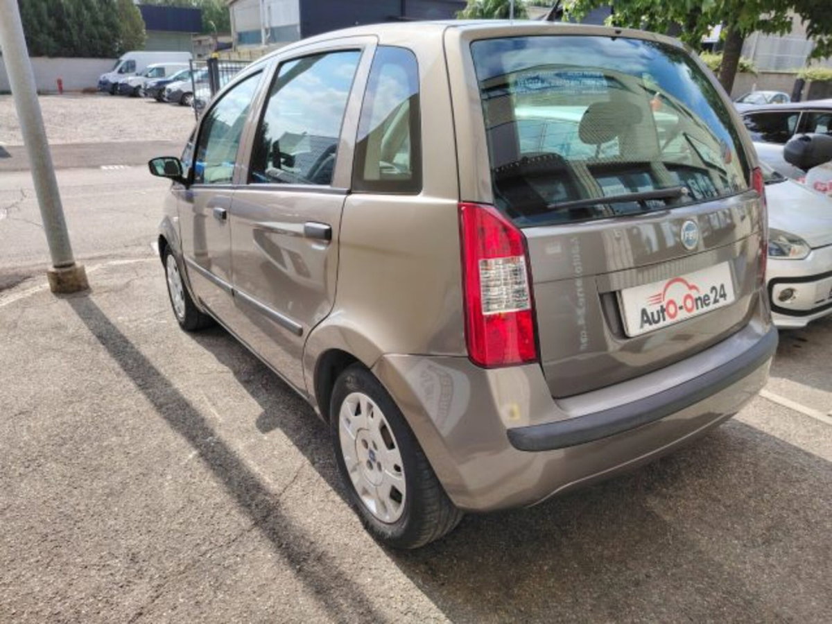 Fiat Idea 1.2 16V BlackLabel (6)
