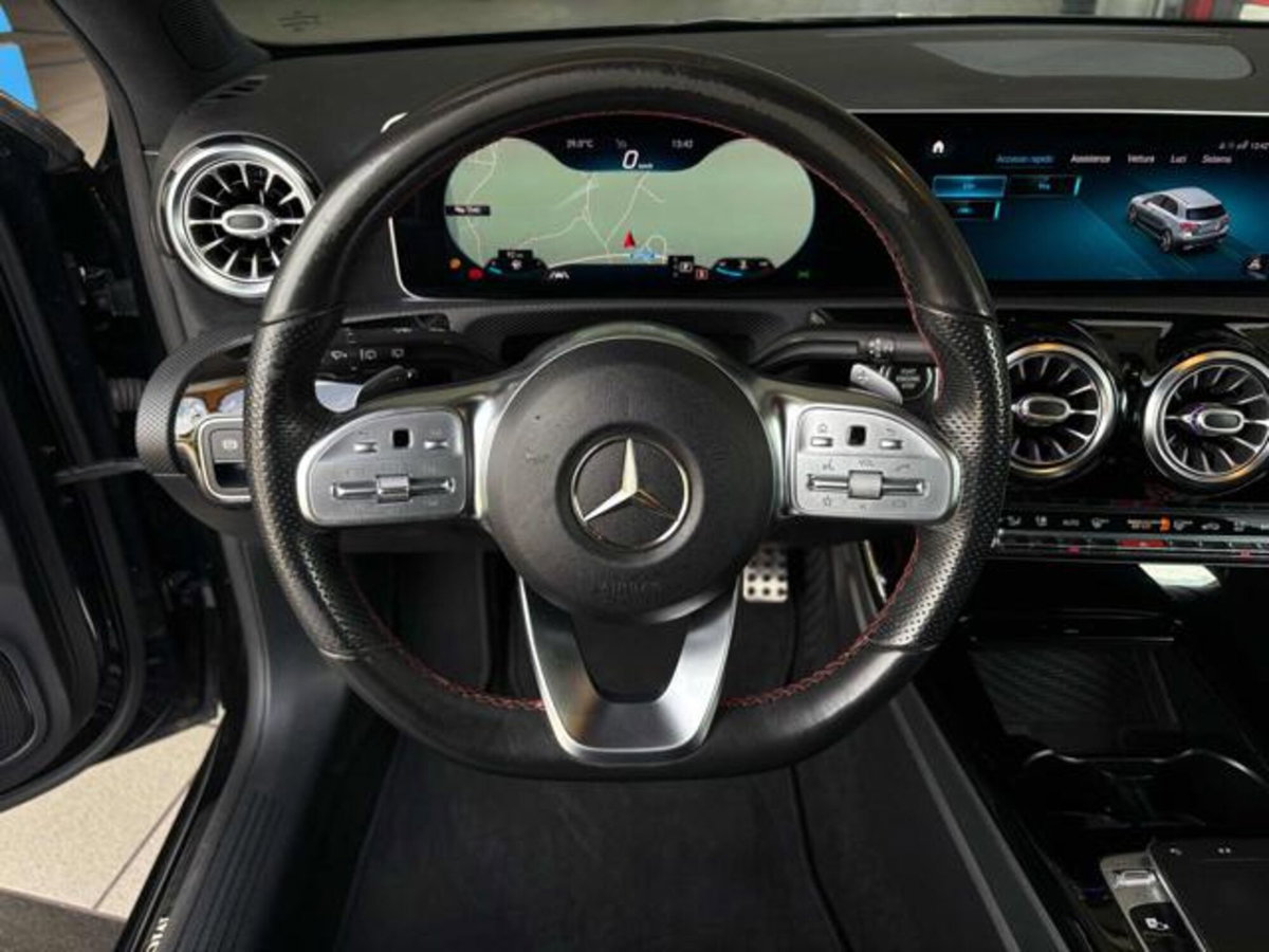 Mercedes-Benz Classe A Sedan 180 d Automatic 4p. Premium (15)