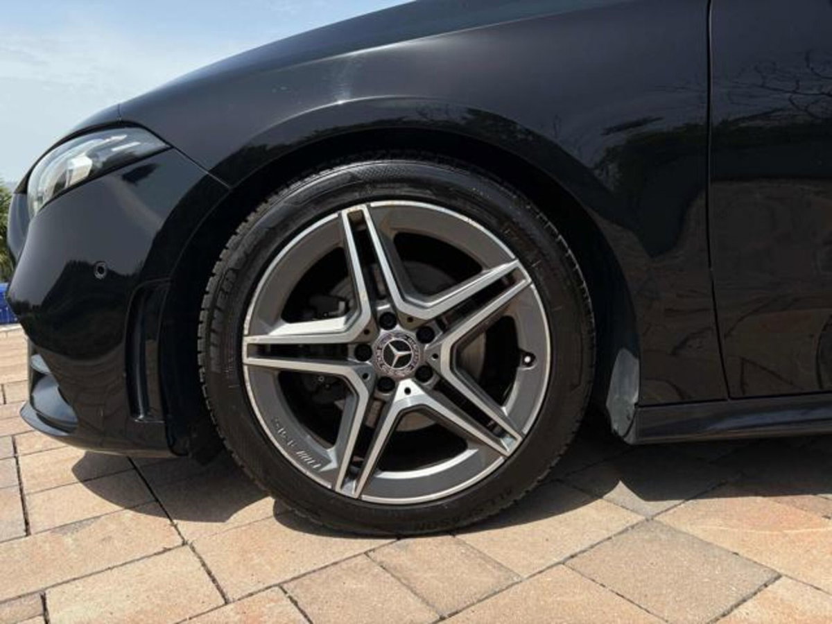 Mercedes-Benz Classe A Sedan 180 d Automatic 4p. Premium (5)