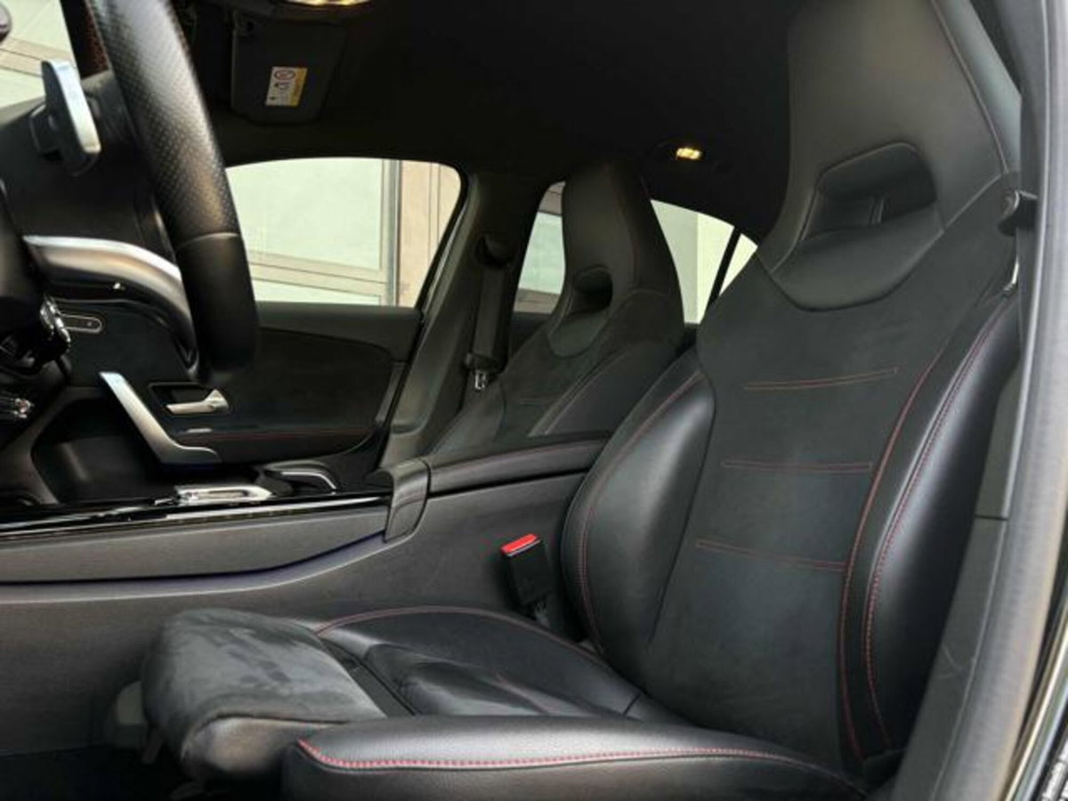 Mercedes-Benz Classe A Sedan 180 d Automatic 4p. Premium (7)