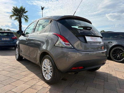 Lancia Ypsilon 1.2 69 CV 5 porte GPL Ecochic Platinum (4)