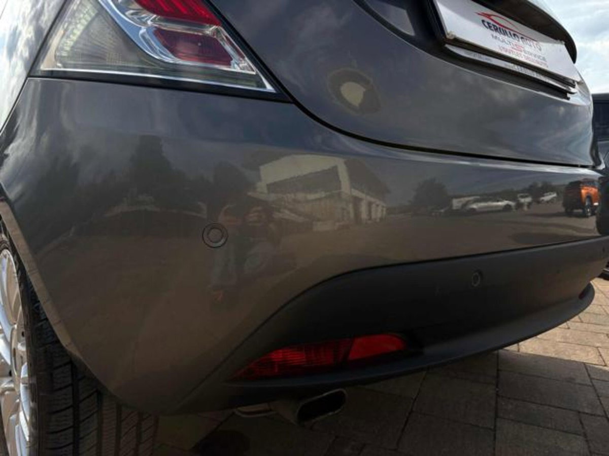 Lancia Ypsilon 1.2 69 CV 5 porte GPL Ecochic Platinum (5)