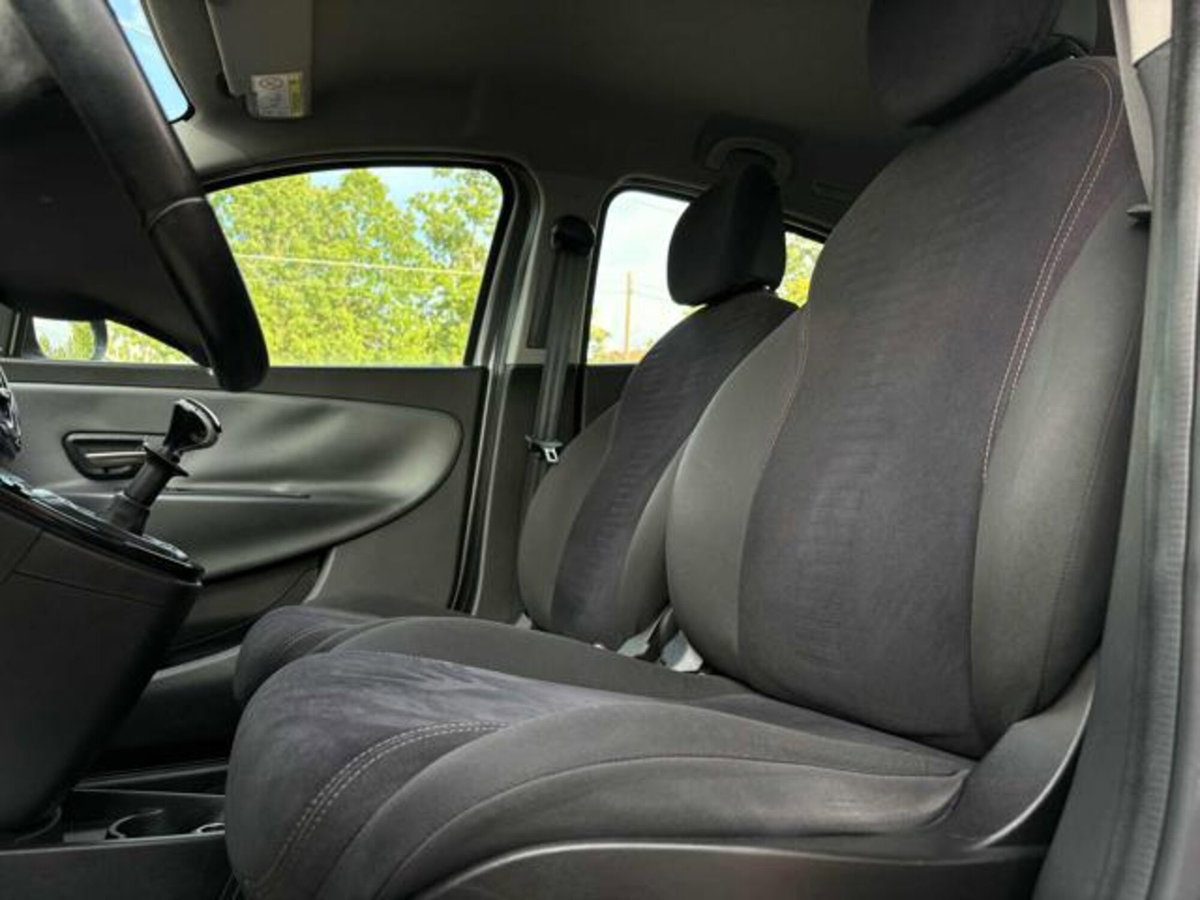 Lancia Ypsilon 1.2 69 CV 5 porte GPL Ecochic Platinum (7)