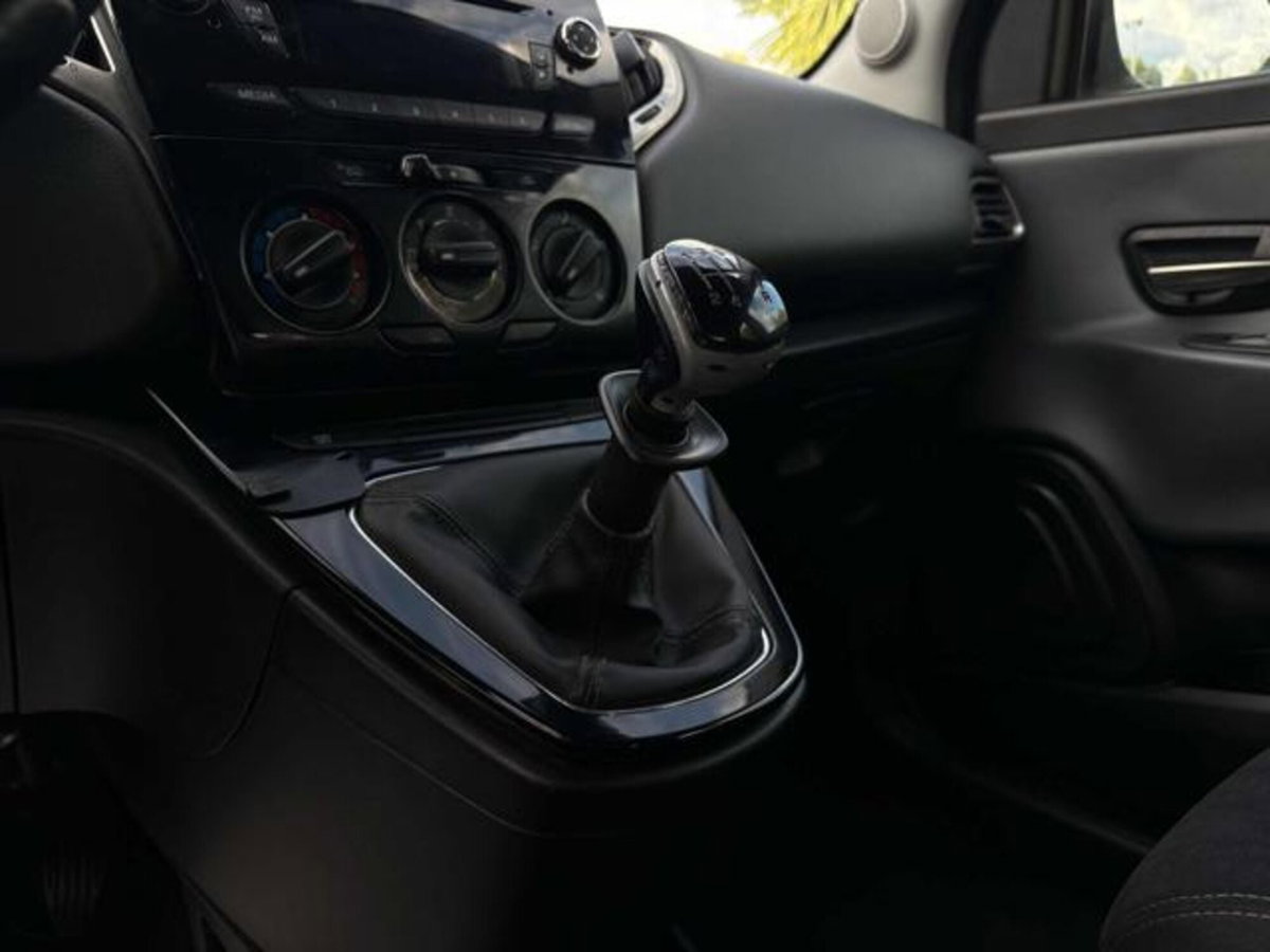 Lancia Ypsilon 1.2 69 CV 5 porte GPL Ecochic Platinum (9)