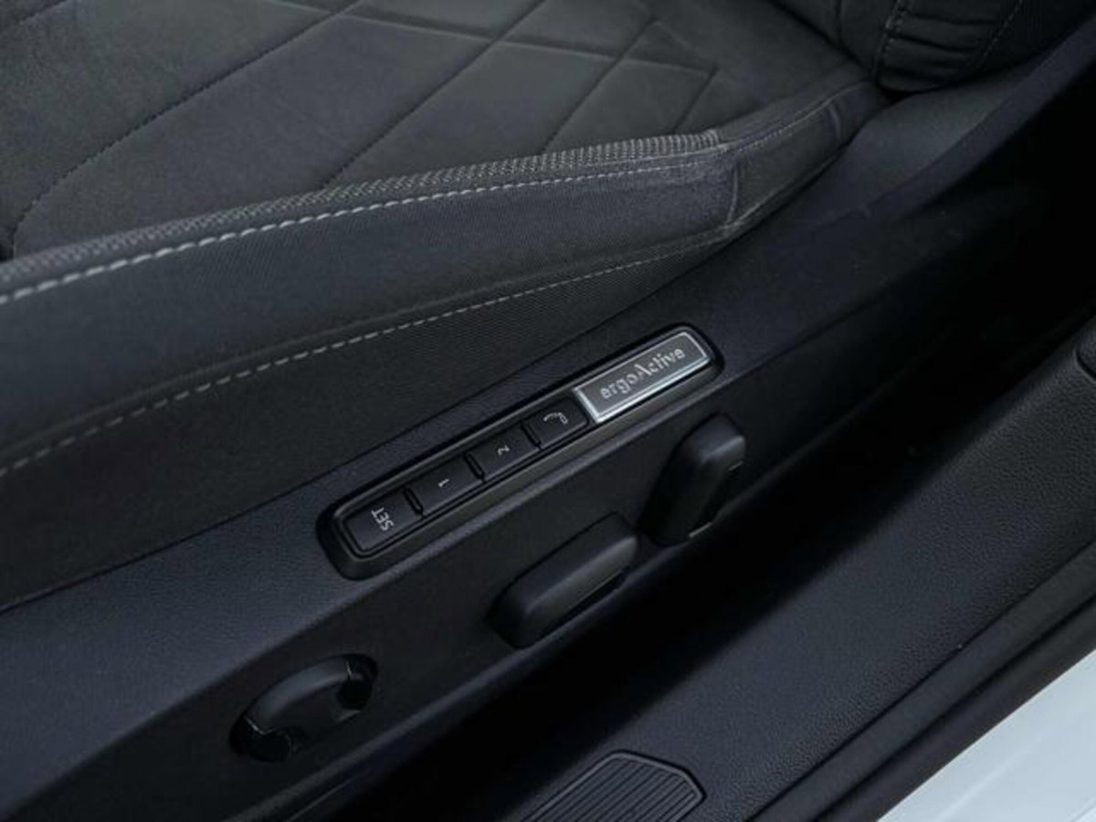Volkswagen Golf Variant 2.0 TDI SCR DSG Style (9)
