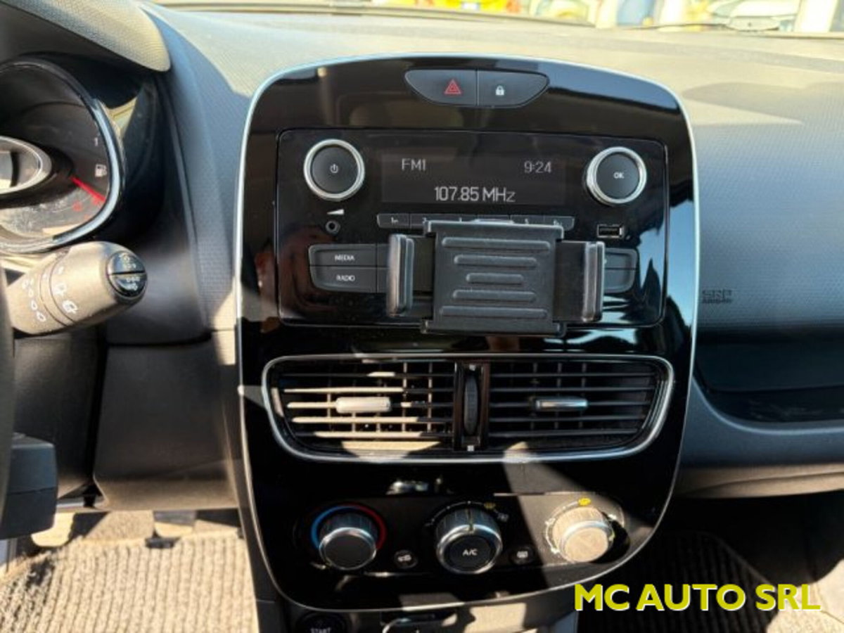 Renault Clio 1.2 75CV 5 porte Life (11)