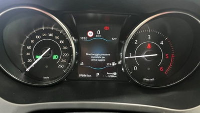 Jaguar E-Pace 2.0D 150 CV AWD aut. R-Dynamic (9)