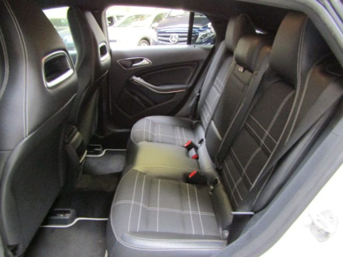 Mercedes-Benz CLA Shooting Brake 180 d Automatic Sport (11)