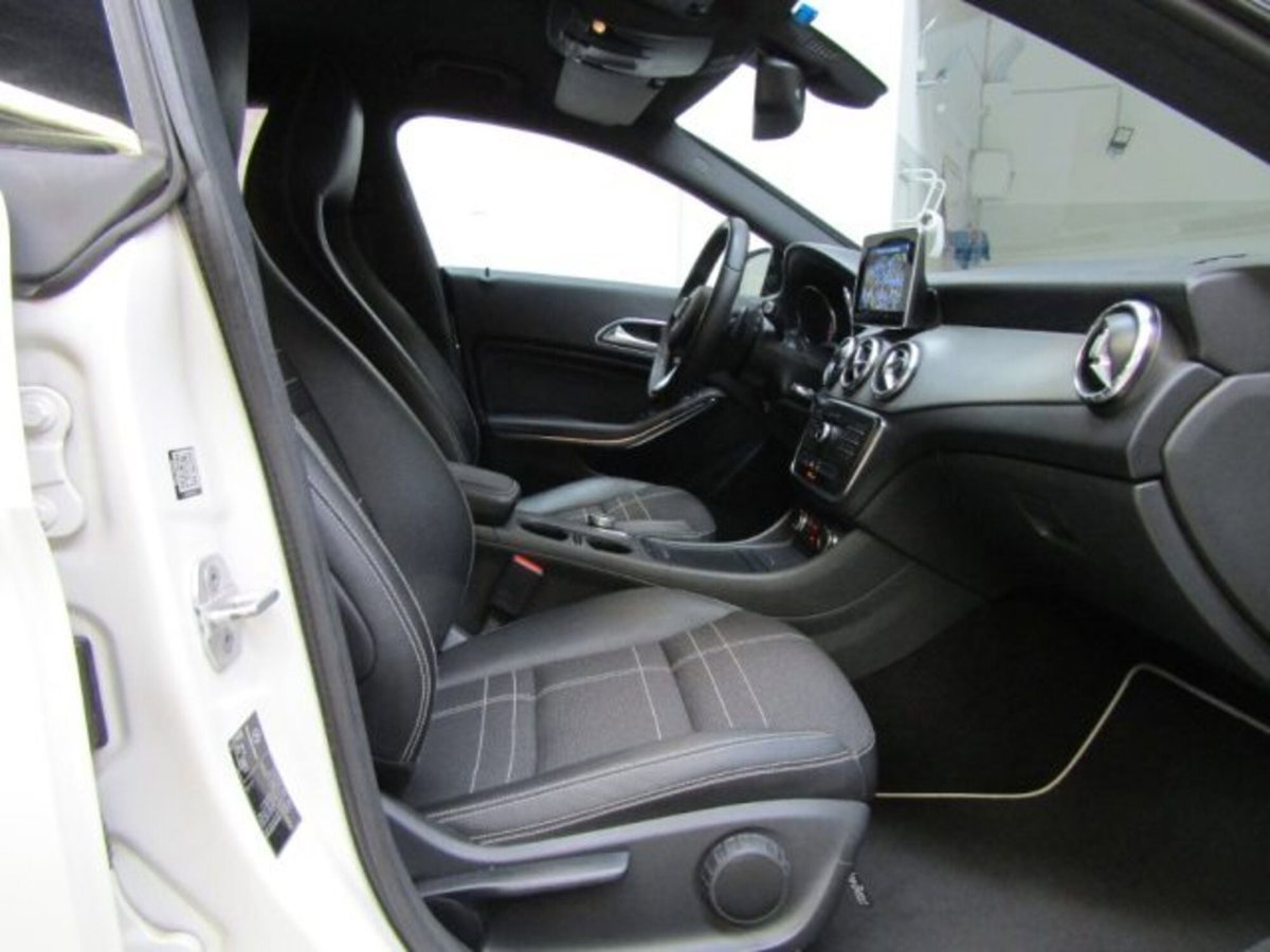 Mercedes-Benz CLA Shooting Brake 180 d Automatic Sport (15)