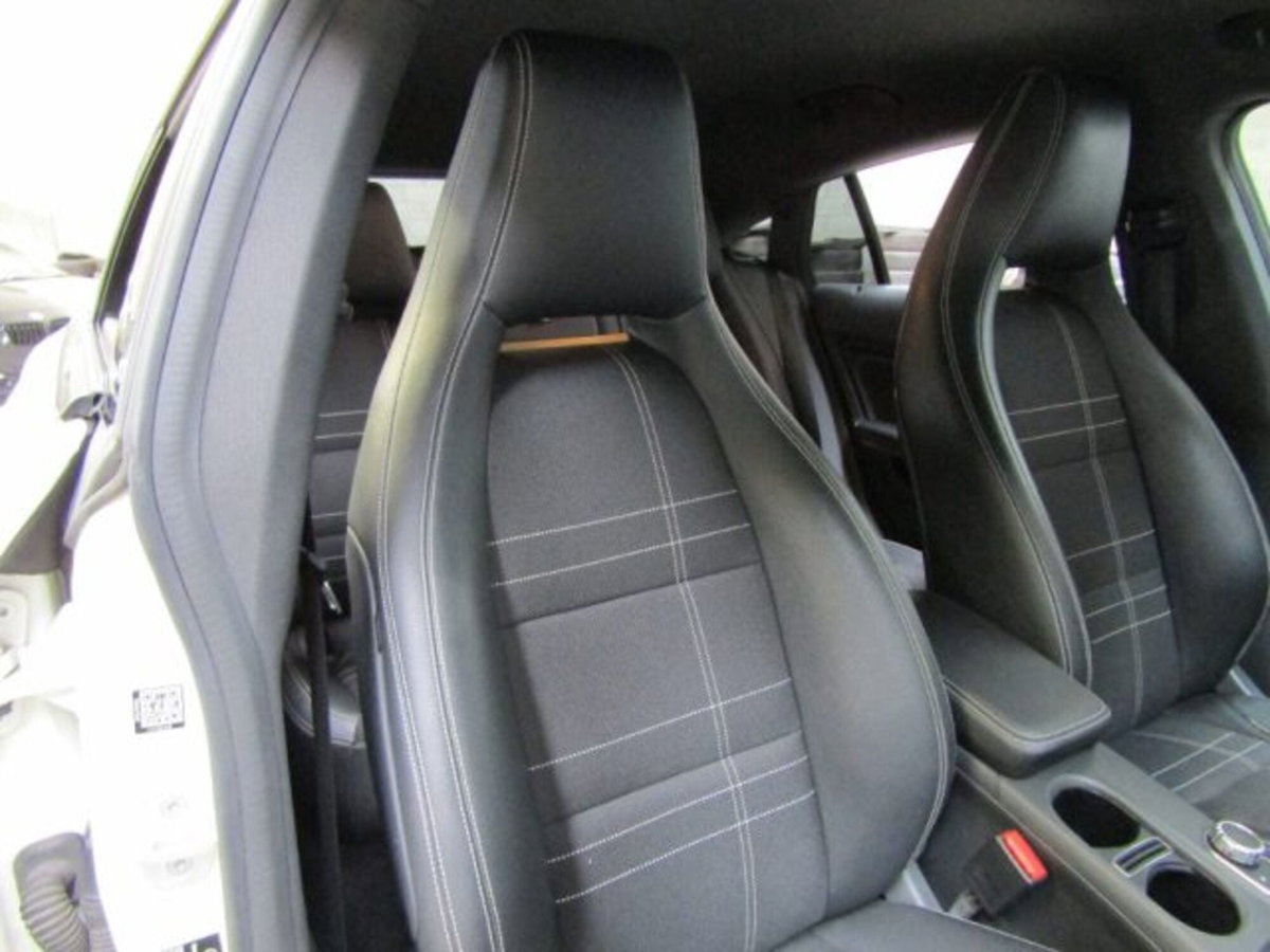Mercedes-Benz CLA Shooting Brake 180 d Automatic Sport (18)