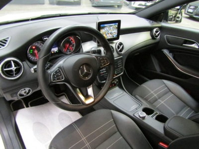 Mercedes-Benz CLA Shooting Brake 180 d Automatic Sport (9)