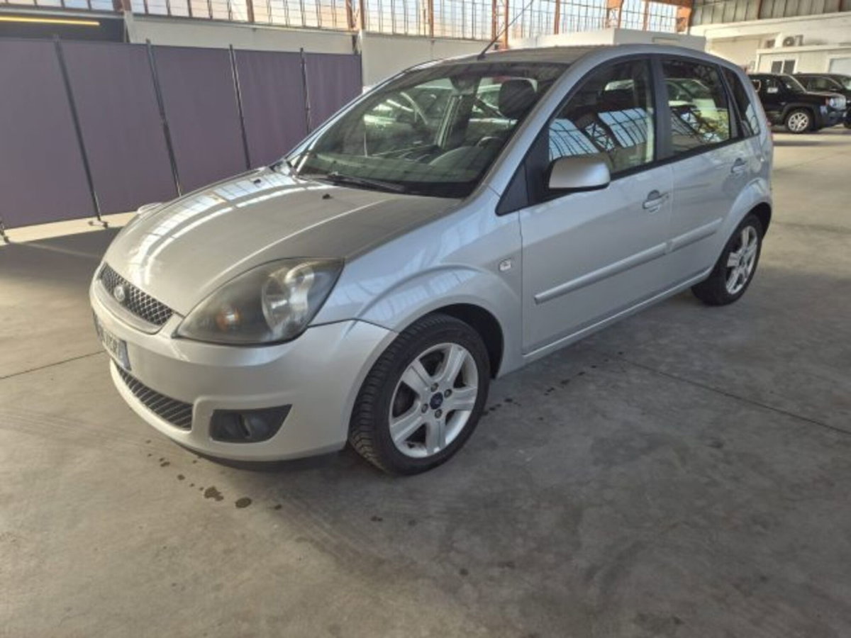 Ford Fiesta 1.2 16V 5p. Ghia