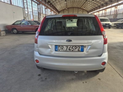 Ford Fiesta 1.2 16V 5p. Ghia (6)