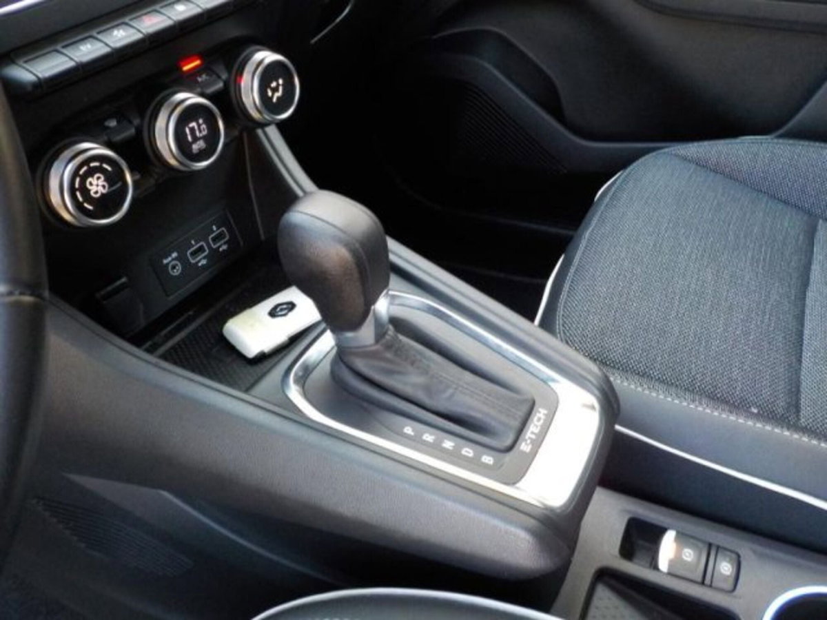 Renault Captur Full Hybrid E-Tech 145 CV Techno (17)