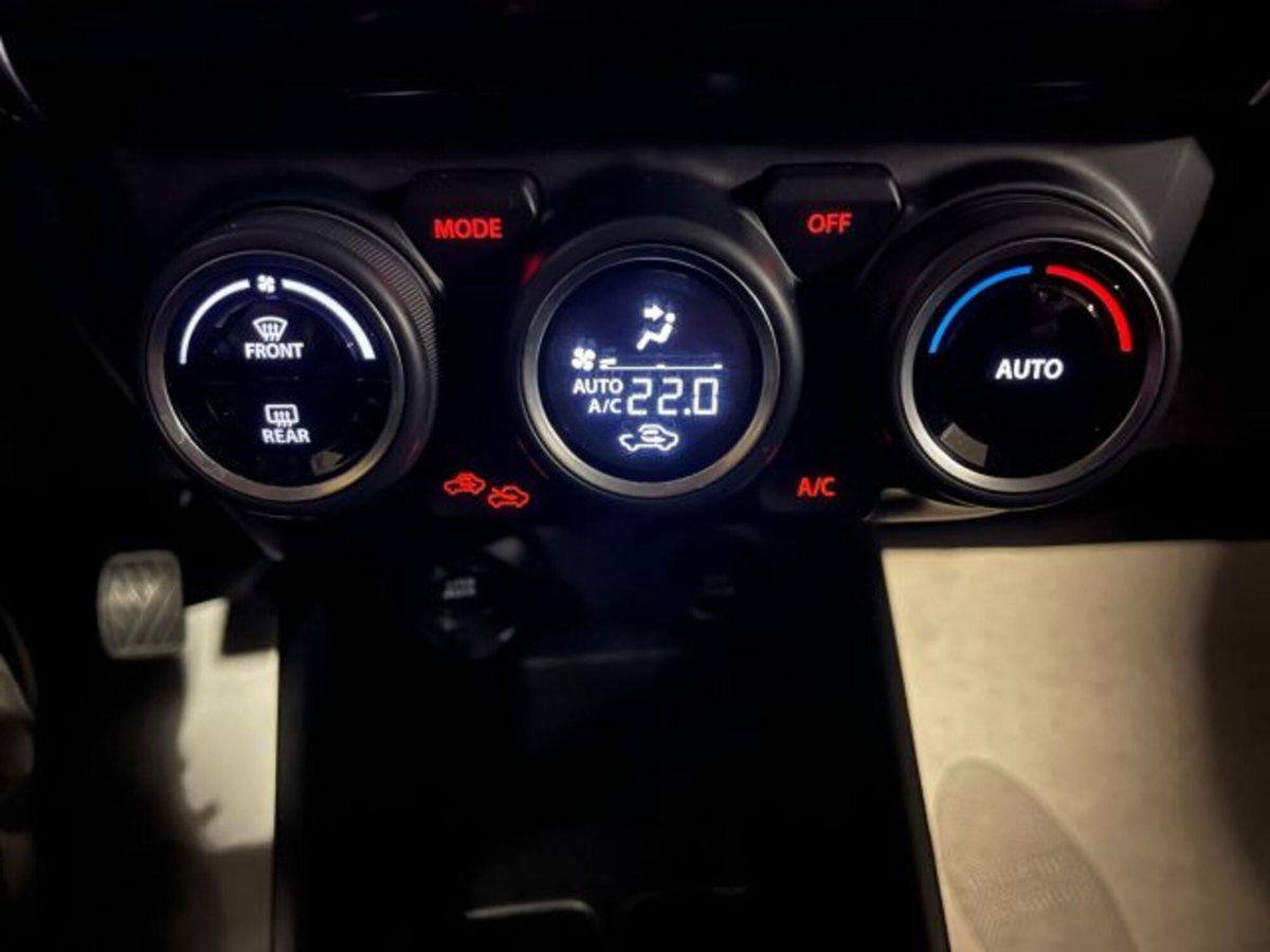 Suzuki Swift 1.2h Top 4wd allgrip (15)
