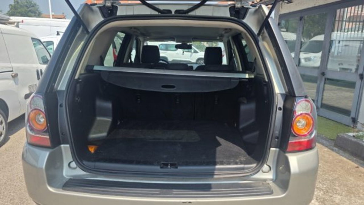 Land Rover Freelander 2.2 TD4 S.W. S (7)